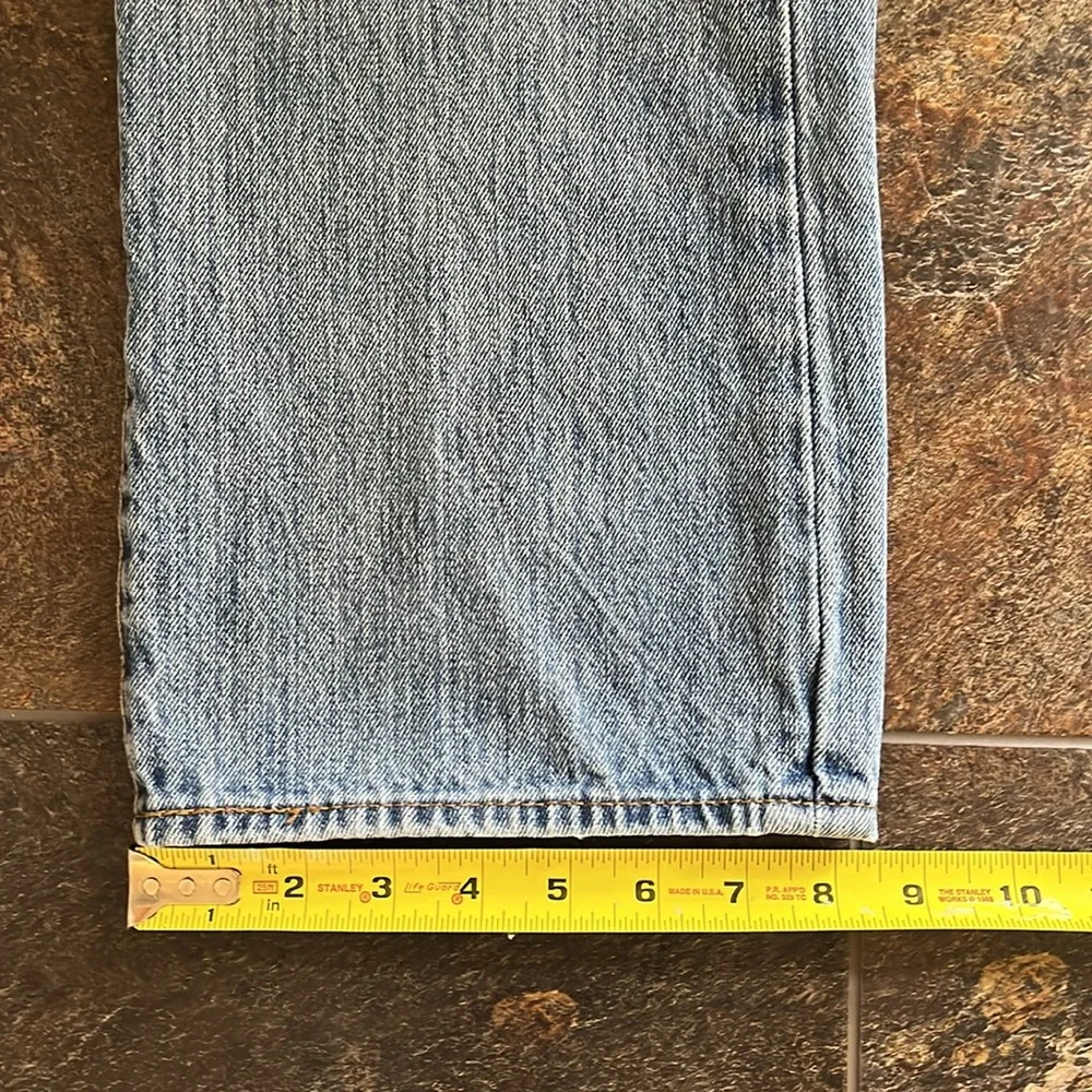 Men’s Levi’s 501 button fly medium dark wash denim jeans. Size 38x30.